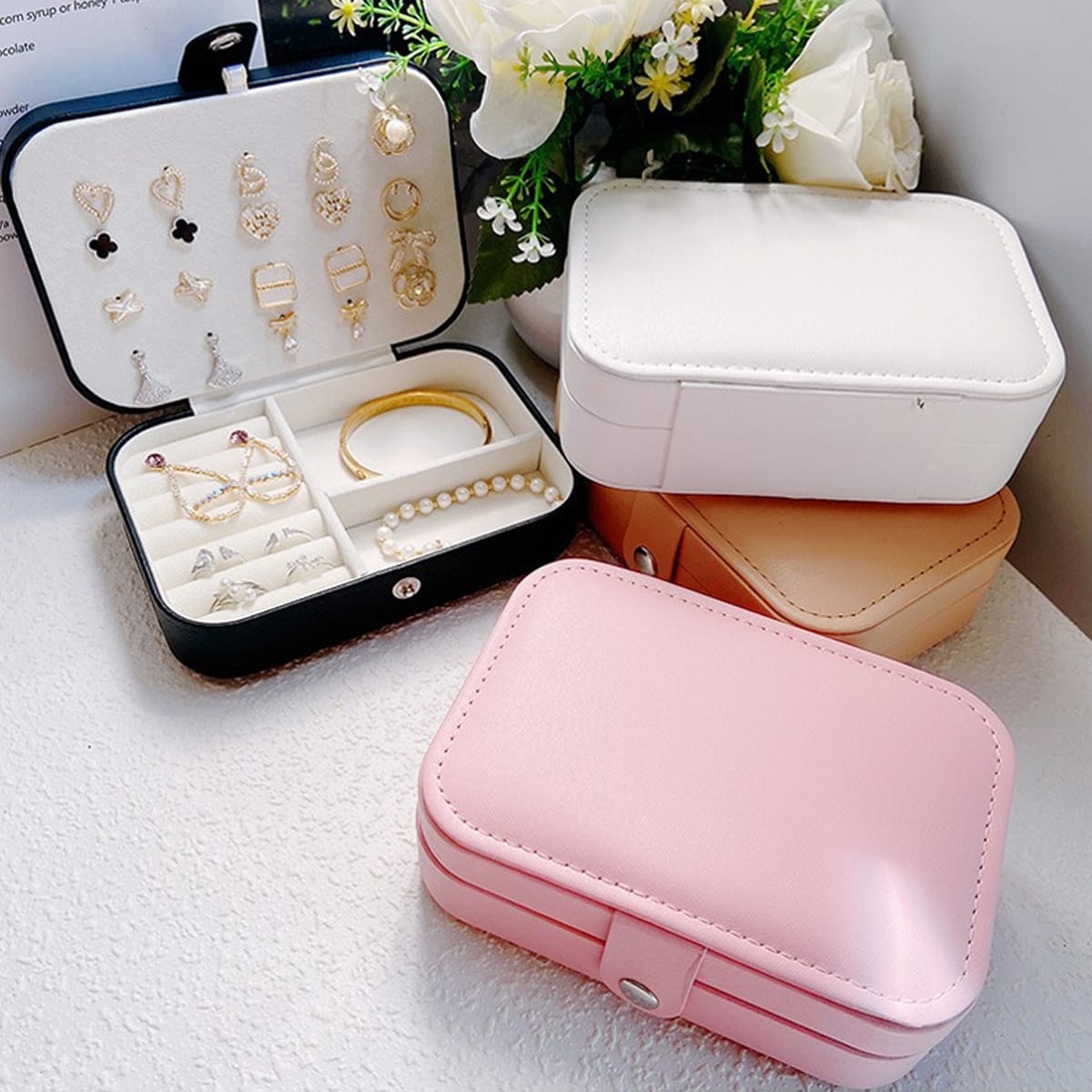 Portable Jewelry Storage Box Travel Organizer Jewelry Case Leather Storage Earrings Necklace Ring Jewelry Organizer Display