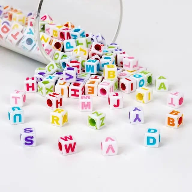 200 Pcs Acrylic Alphabet A-Z Heart Beads
