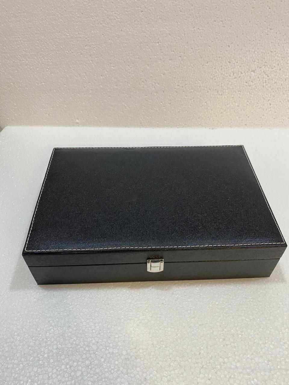 8 Slot Watches Plus Jewellery Organizer With Bracelet , Ring , Mirror Many Partition Pu Leather Material