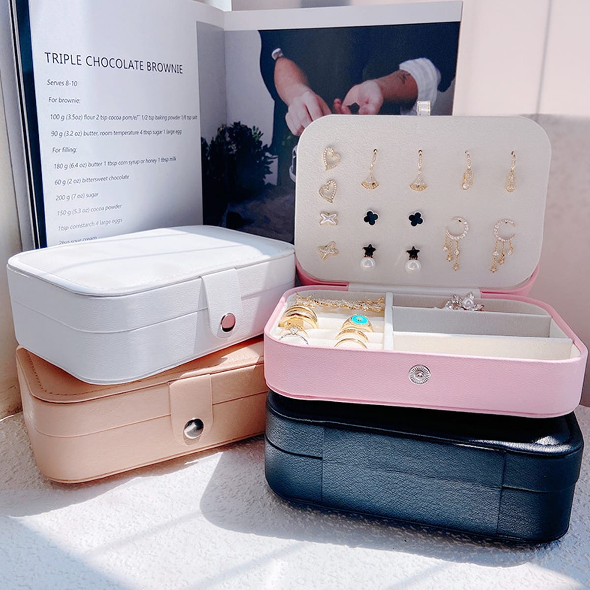 Portable Jewelry Storage Box Travel Organizer Jewelry Case Leather Storage Earrings Necklace Ring Jewelry Organizer Display